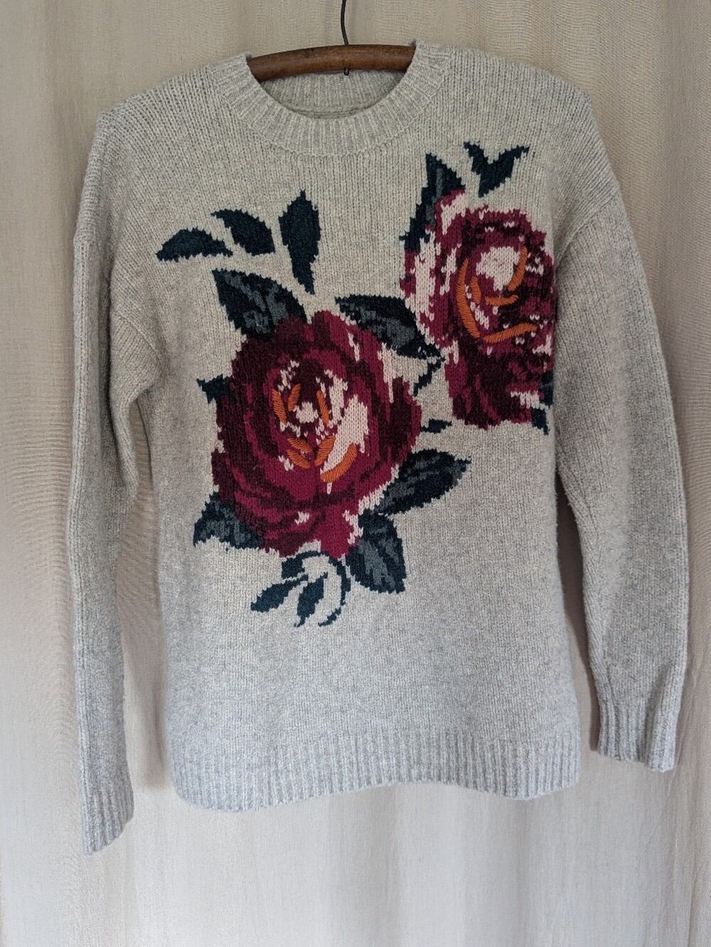 Vintage Floral Knit Crewneck Sweater Oatmeal Embroidered Burgundy Rose Motif Y2K